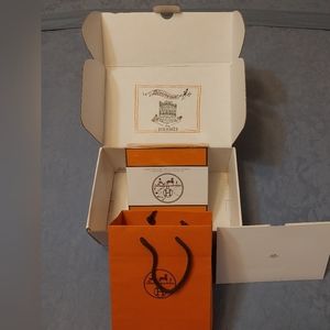 HERMÈS Mini Fragrance Discovery Set+shopping bag +Hermes carton box with paper.